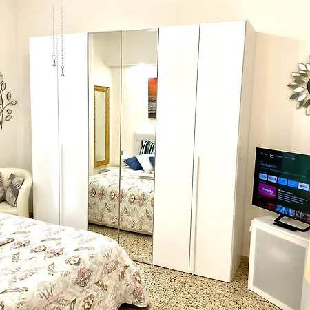 Апартаменти Boutique With Terrace В'яреджо