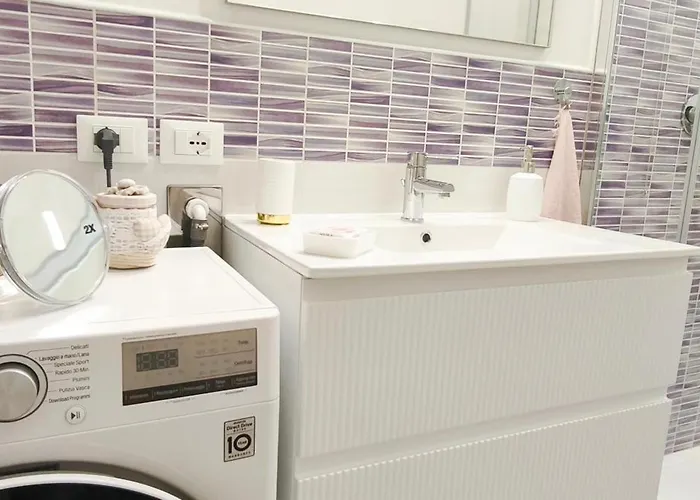 Boutique With Terrace В'яреджо