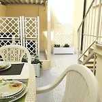 Boutique With Terrace * فياريجيو