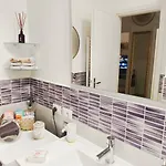 Boutique With Terrace شقة