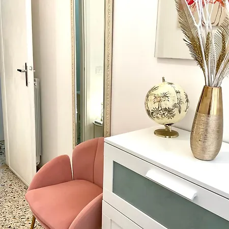 Boutique With Terrace Βιαρέτζιο