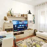 Boutique With Terrace Apartmán